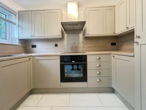Kitchen- click for photo gallery